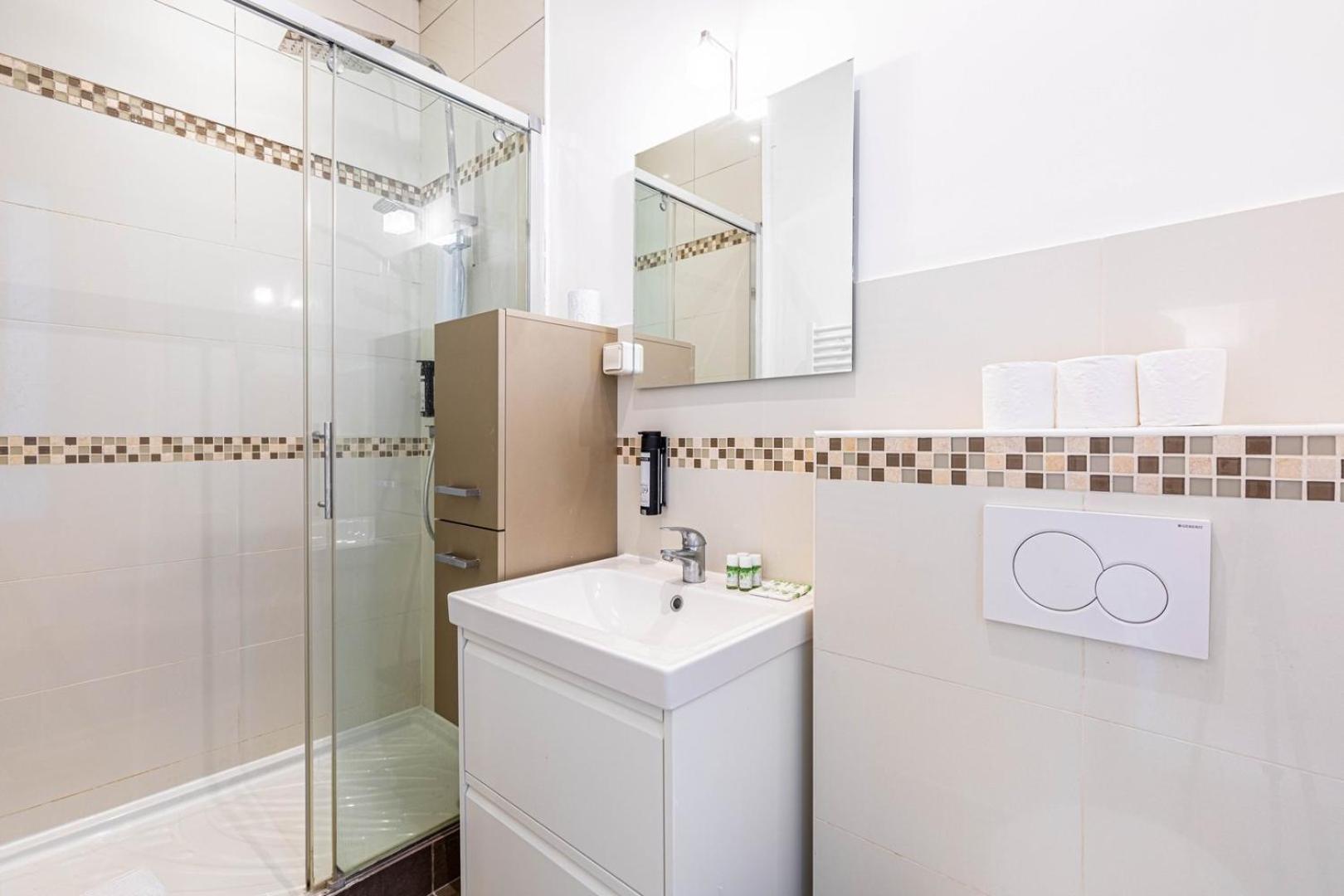 Guestready - Chic And Central Near Attractions Appartement Parijs
